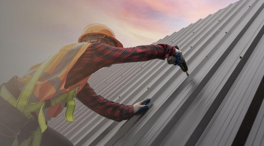 Professional gutter cleaning in Reese, MI